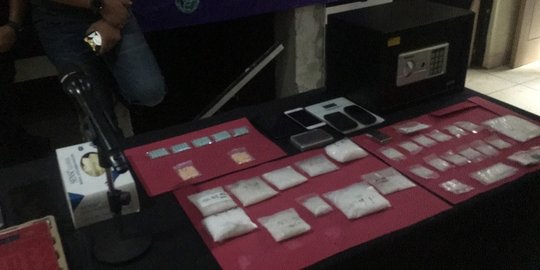 BNNP Jatim Sergap Pengedar Narkoba Jaringan Lapas Porong, 600 Gram Sabu Disita