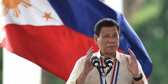 Duterte Bercanda Akui Pakai Ganja Supaya Tetap Terjaga