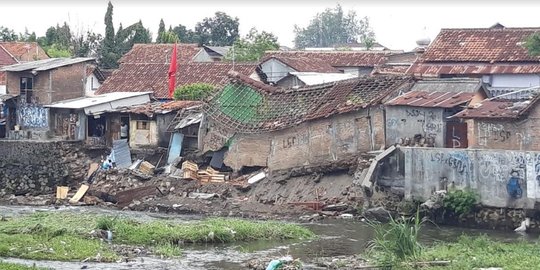 Talud Sungai Code Ambrol, 7 Rumah Rusak dan 19 Warga Mengungsi