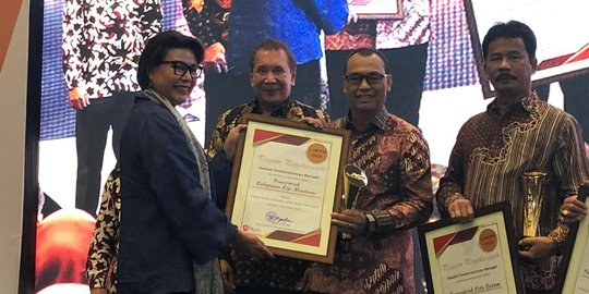 Pemkab Kepulauan Mentawai Raih LHKPN Awards 2018 dari KPK