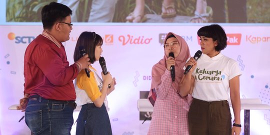 Keseruan Bintang Film 'Keluarga Cemara' Ajak Peserta EGTC Bandung Berakting