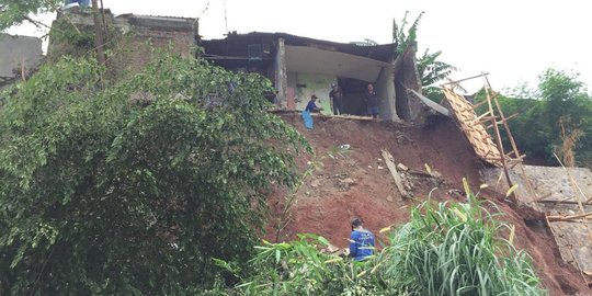 Longsor di Trenggalek, 9 Rumah Rusak & Akses Jalan Tertutup
