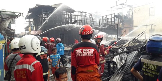 Dalam Waktu 1 Jam Lebih, Kobaran Api Hanguskan 24 Rumah di Samarinda
