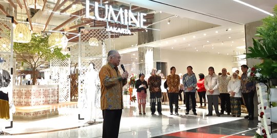 Mendag Enggar Resmikan Gerai Pertama Fesyen Jepang Lumine di Indonesia