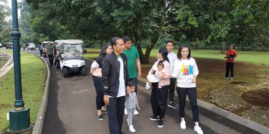Keceriaan Jokowi dan Ibu Negara Santai Bersama Anak dan Cucu di Kebun Raya Bogor