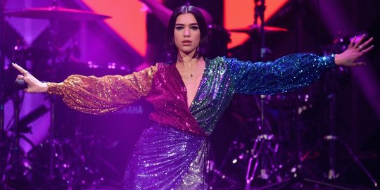 Dua Lipa dan Bebe Rexha Tampil Menghipnotis di iHeartRadio