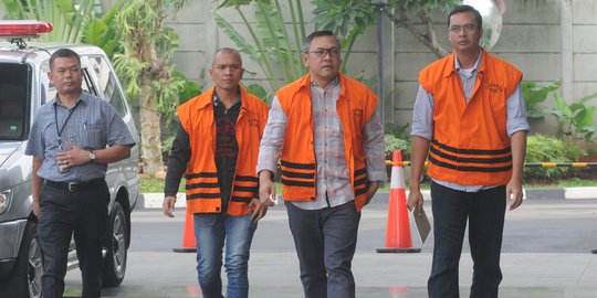 KPK Periksa Tiga Tersangka Kasus Suap