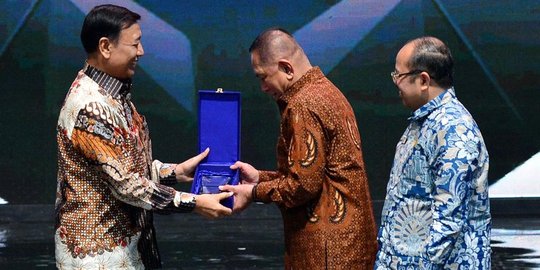 Kemenhan Menerima Predikat Kepatuhan 2018