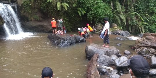Tiga Bocah SD di Malang Terbawa Coban Talun Saat Outbound