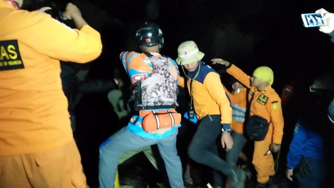 tiga bocah sd di malang terbawa arus coban talun