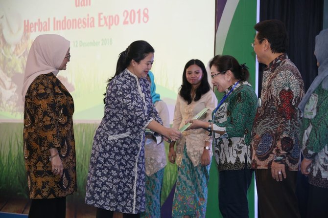 menko pmk puan maharani canangkan gerakan umkm jamu berdaya saing dan herbal indonesia expo 2018