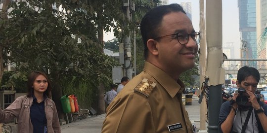 Anies Tak Mau Tanggul Laut di Muara Baru Kembali Rusak