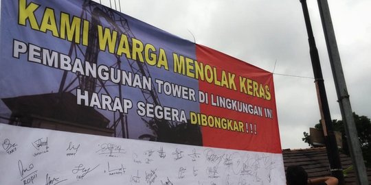 Pasang Banner Protes, Warga Ledug Banyumas Tolak Pembangunan Tower