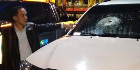 Kaca Mobil Ketua DPC Gerindra Pecah Dilempar Batu Dari Atas JPO Tol Bawen-Semarang