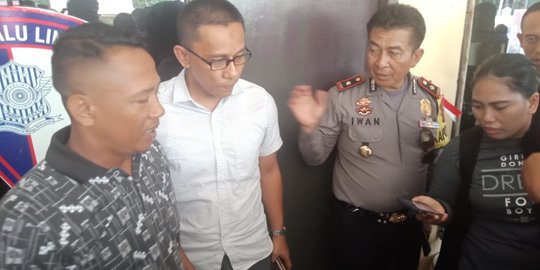 Polisi Gadungan di Karawang Tilang Pengendara Minta 'Uang Damai'