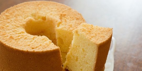 Resep Dasar Chiffon Cake yang Lembut, Fluffy, dan Wangi untuk Lebaran