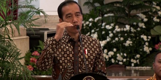 'Jangan-Jangan Meteor Jatuh ke Bumi Pak Jokowi yang Disalahkan'