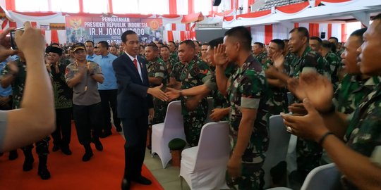 Jokowi: Kekuatan Besar Negara Ini Kalau Rakyat Lihat TNI-Polri Solid