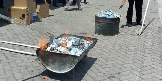 22 Ribu e-KTP Tak Terpakai Dibakar di Solo