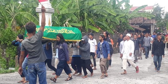Ratusan Warga Antar Pemakaman Wawan, Napiter Meninggal di Nusakambangan
