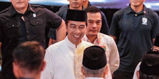 Cara Jokowi Beri Modal Warga Desa dan Santri Untuk Buka Usaha