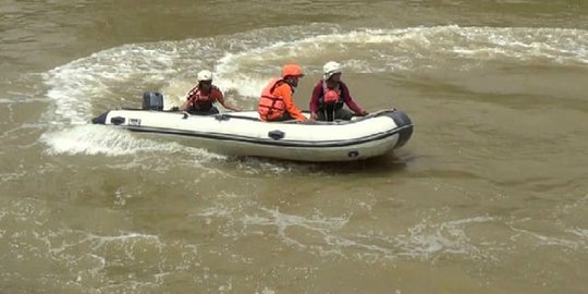 Juli Hilang Terbawa Arus Saat Mandi di Kali Bekasi