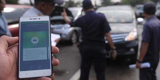 Aturan Baru Diteken, Taksi Online Kini Tak Harus Uji KIR Hingga Pasang Stiker