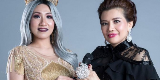 Pemenang Shei Shi Ge Shou Season 2 Dapat Mikrofon Berbalut Berlian