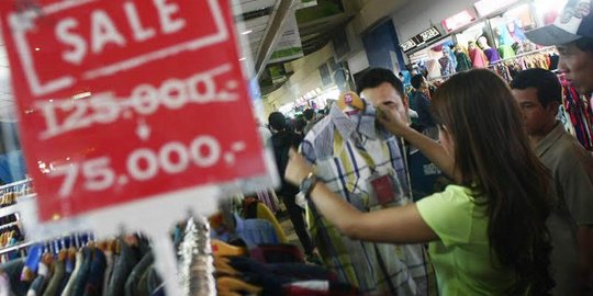 Masyarakat Diminta Waspada Beli Produk Diskon Akhir Tahun