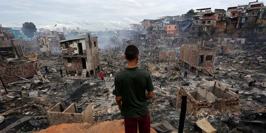 Yang Tersisa dari Kebakaran 600 Rumah di Brasil