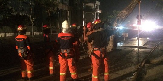 Bentuk Tim Independen, BNPB Selidiki Amblesnya Jalan Gubeng