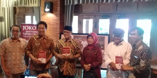 Hadiri Bedah Buku Asal Usul Jokowi, Ibunda Berharap Tak Ada Fitnah Lagi