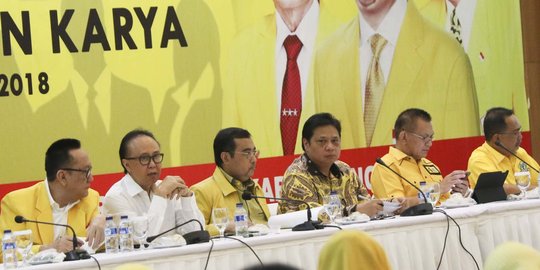 Airlangga Hartarto Berikan Pembekalan kepada Caleg DPR Partai Golkar