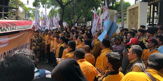 Ratusan Kader Hanura Demo di Kantor KPU Minta OSO Diloloskan Jadi Caleg DPD