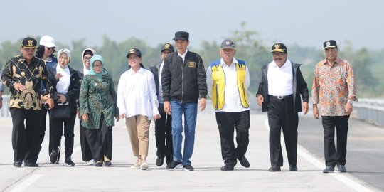 Jajal Tol Trans Jawa, Jokowi Makan Siang Kuliner Lokal di Rest Area