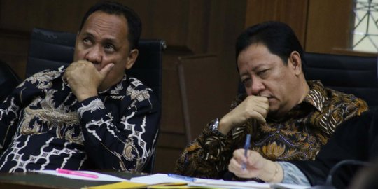 Mantan Bupati & Ketua DPRD Sula 2009-2014 Jalani Sidang Dugaan Korupsi Bandara Bobong