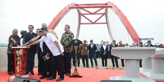 Usai Dari Surabaya, Jokowi Resmikan Tiga Ruas Tol di Jawa Tengah