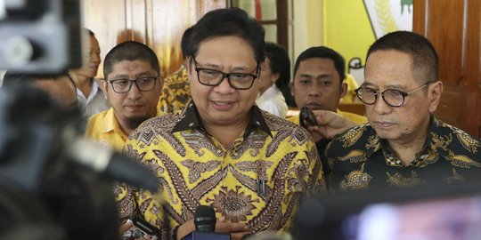 Di Depan JK & Senior Partai, Airlangga Perkenalkan TGB Sebagai Pengurus Baru Golkar