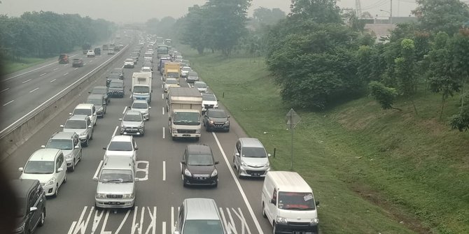 tol cikampek macet