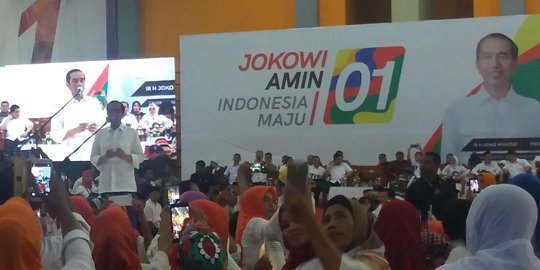 Jokowi ke Relawan di Makassar: Bapak, Ibu, Kakek, Nenek Saya Muslim Semua