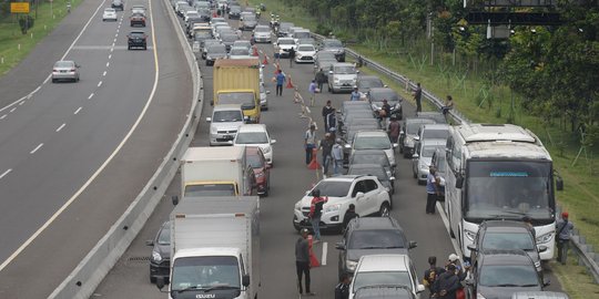 Parahnya Kemacetan di Tol Jagorawi Menuju Puncak