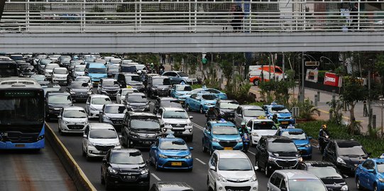Polisi Siapkan Rekayasa Lalu Lintas Buat Atasi Macet Libur Natal & Tahun Baru