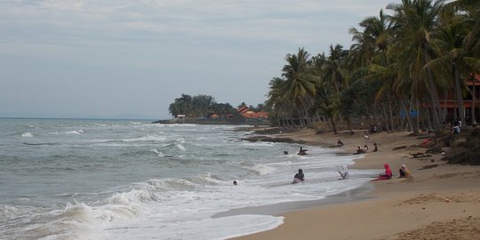 BNPB: 1 orang meninggal & 11 luka-luka Akibat Gelombang Pasang di Pantai Anyer