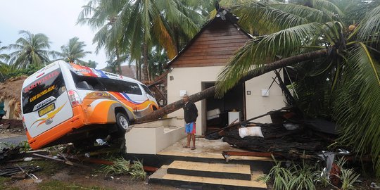 Data Korban Tsunami Anyer & Lampung Pukul 07.00: 281 Meninggal dan 1.016 Luka-luka