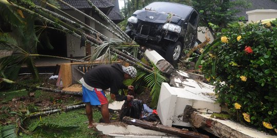 Berenang Pakai Kayu, Purwanto Selamat Usai Terseret Tsunami Banten Satu Kilometer