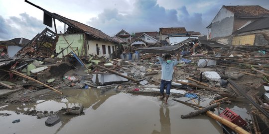 Hari Kedua Usai Tsunami Banten, Warga Carita Masih Banyak Mengungsi ke Gunung