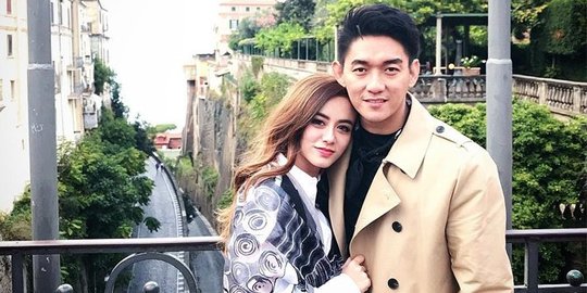 terapung di laut rev1