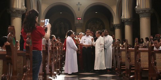 Anies Baswedan Tinjau Persiapan Misa Natal di Gereja Katedral
