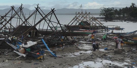 Nelayan ini Kira Ribut di Luar Rumah Orang Berkelahi Ternyata Tsunami