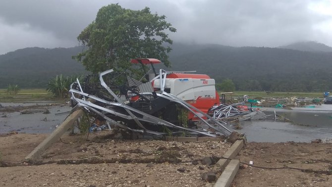 gudang pertanian hancur karena tsunami banten